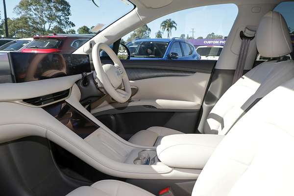 2025 MG IM6