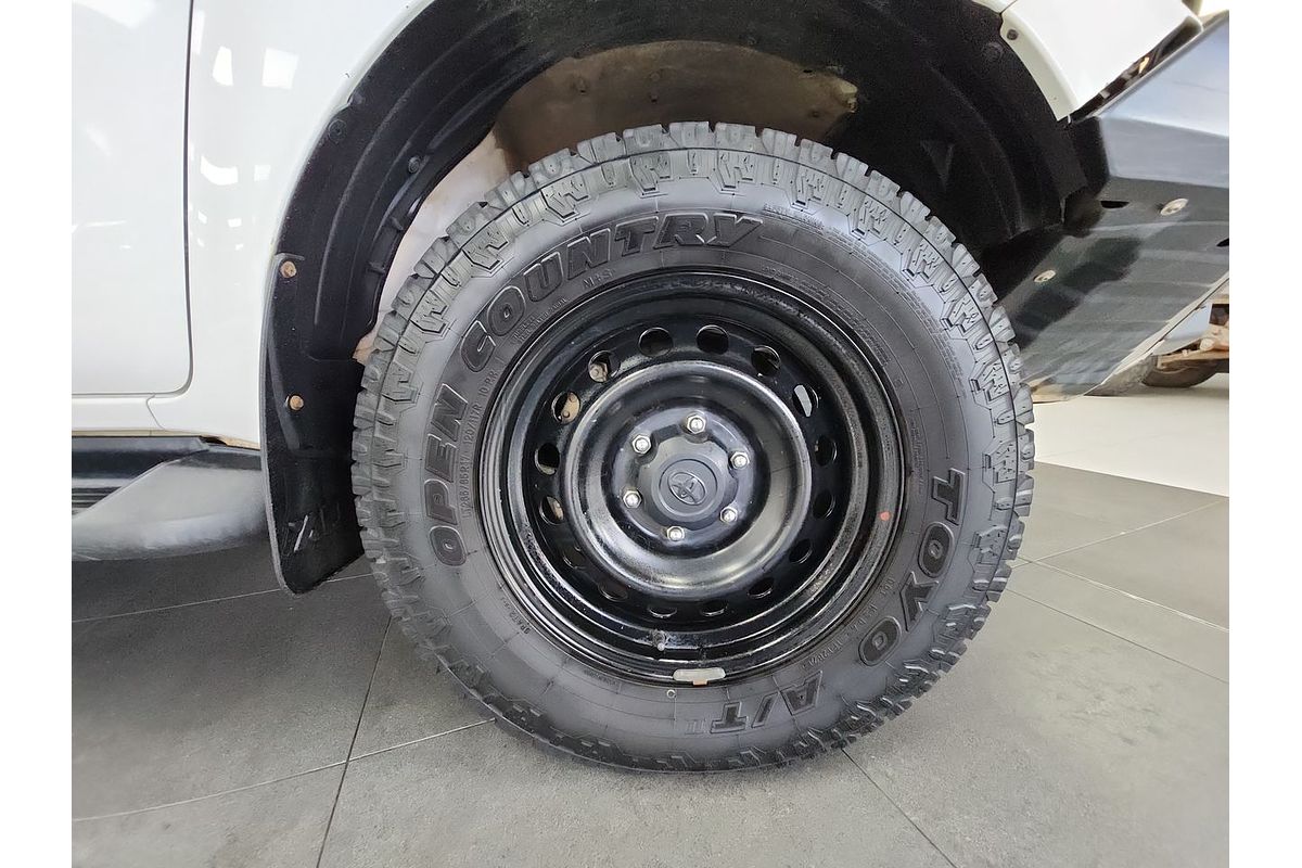 2017 Toyota Hilux SR GUN126R 4X4
