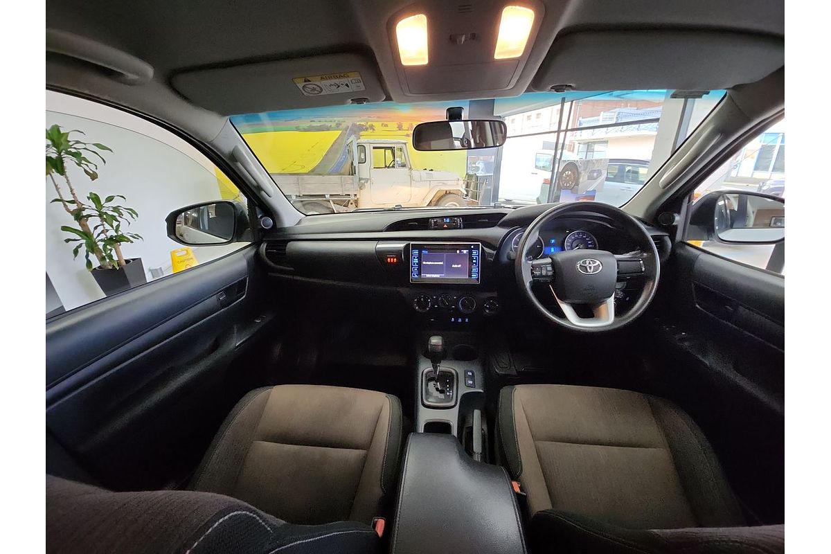 2017 Toyota Hilux SR GUN126R 4X4