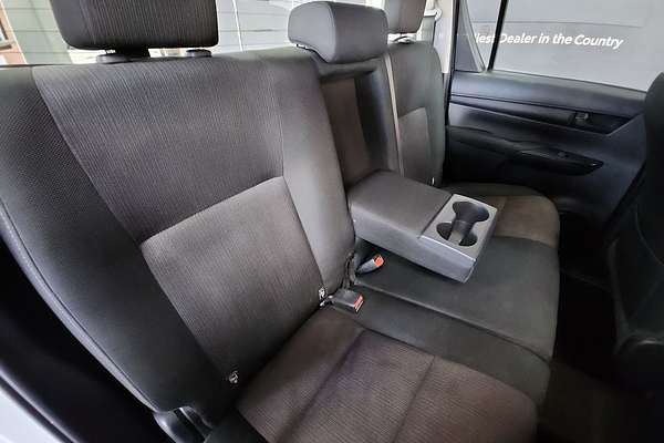 2017 Toyota Hilux SR GUN126R 4X4