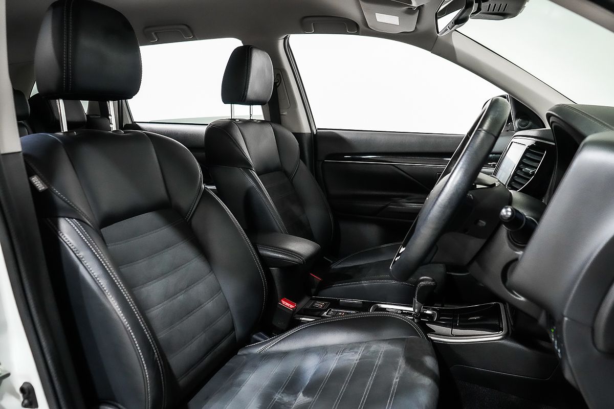 2021 Mitsubishi Outlander LS ZL