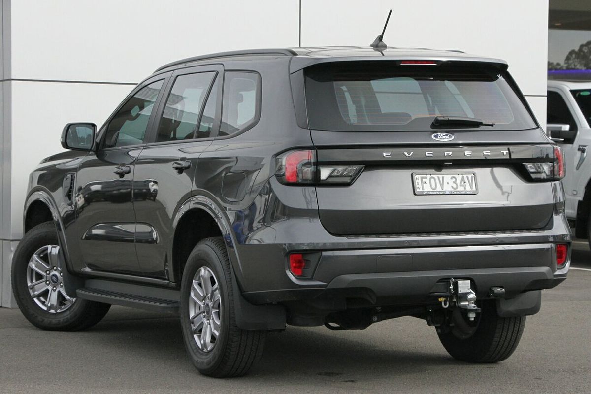 2024 Ford Everest Ambiente  2.0L