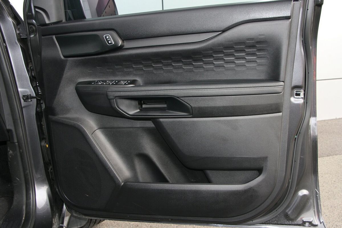 2024 Ford Everest Ambiente  2.0L