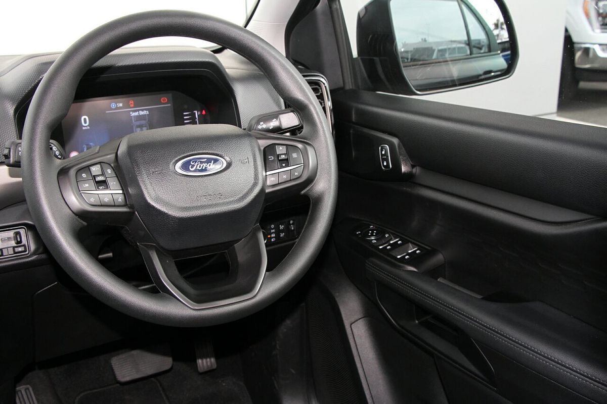 2024 Ford Everest Ambiente  2.0L