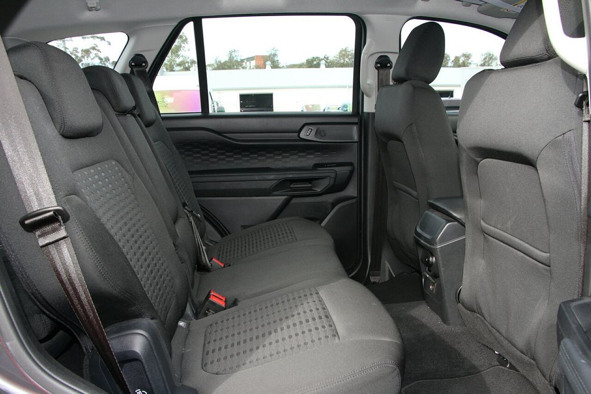 2024 Ford Everest Ambiente  2.0L
