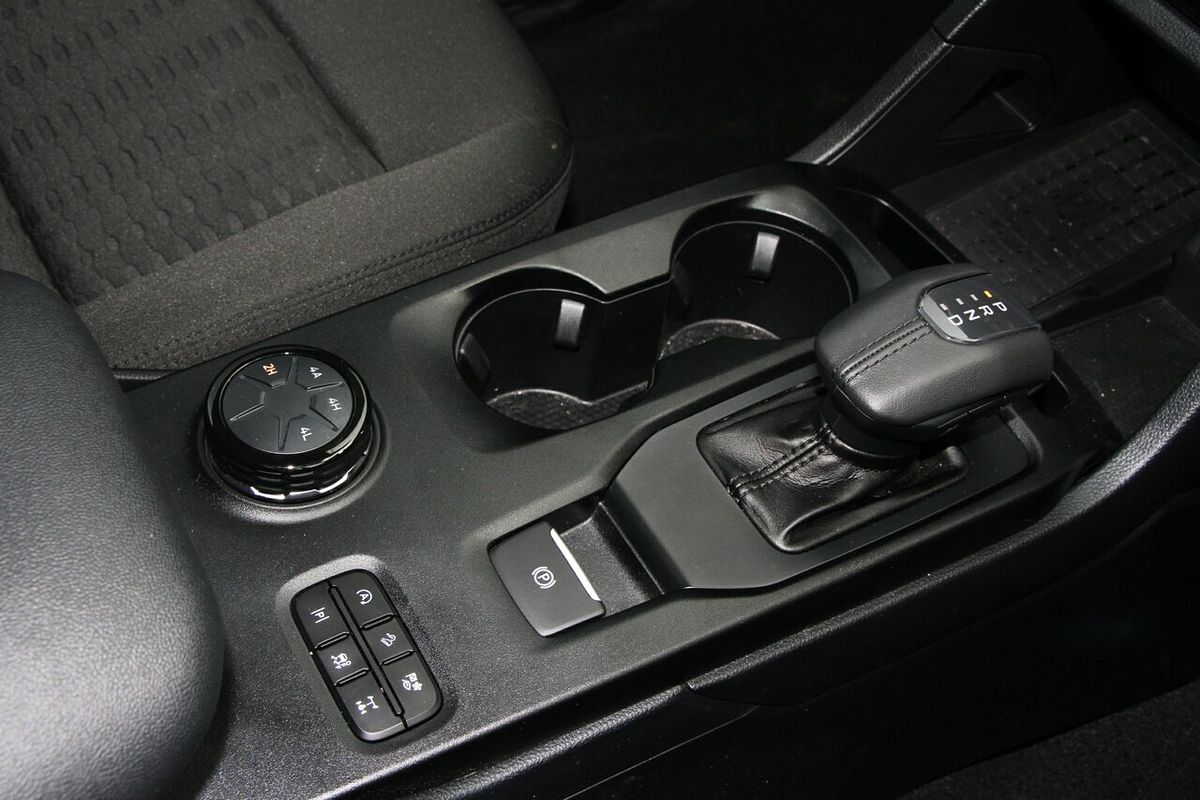 2024 Ford Everest Ambiente  2.0L