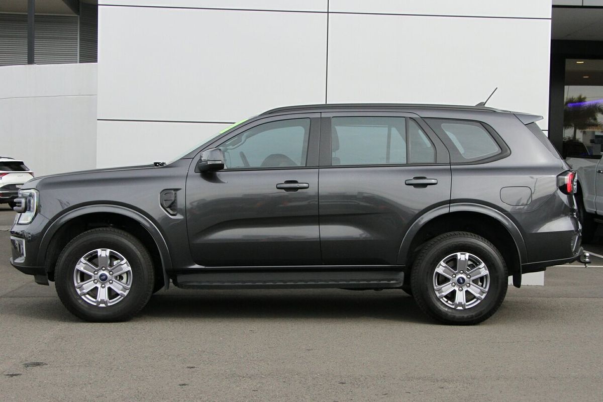 2024 Ford Everest Ambiente  2.0L