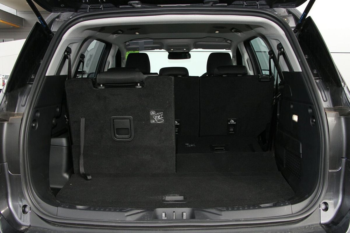 2024 Ford Everest Ambiente  2.0L