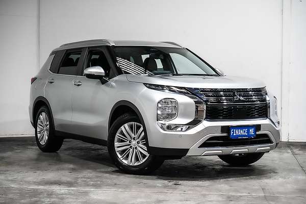 2024 Mitsubishi Outlander LS ZM