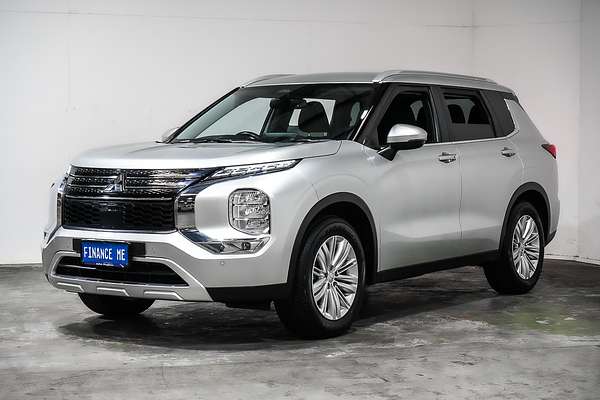 2024 Mitsubishi Outlander LS ZM