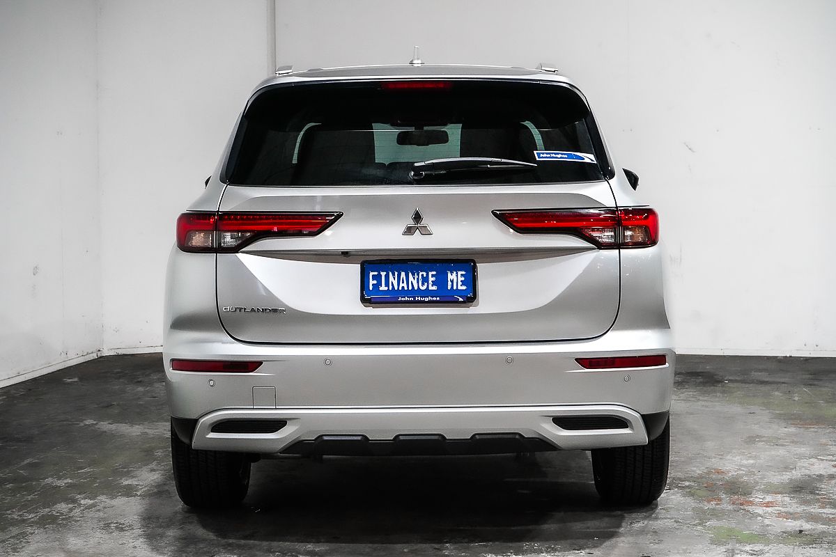 2024 Mitsubishi Outlander LS ZM