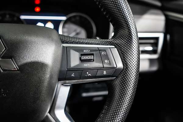2024 Mitsubishi Outlander LS ZM
