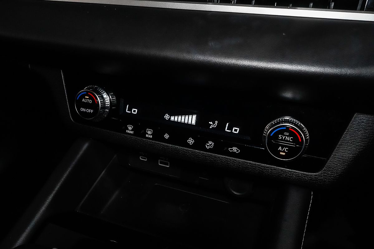 2024 Mitsubishi Outlander LS ZM