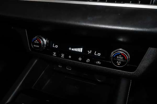 2024 Mitsubishi Outlander LS ZM
