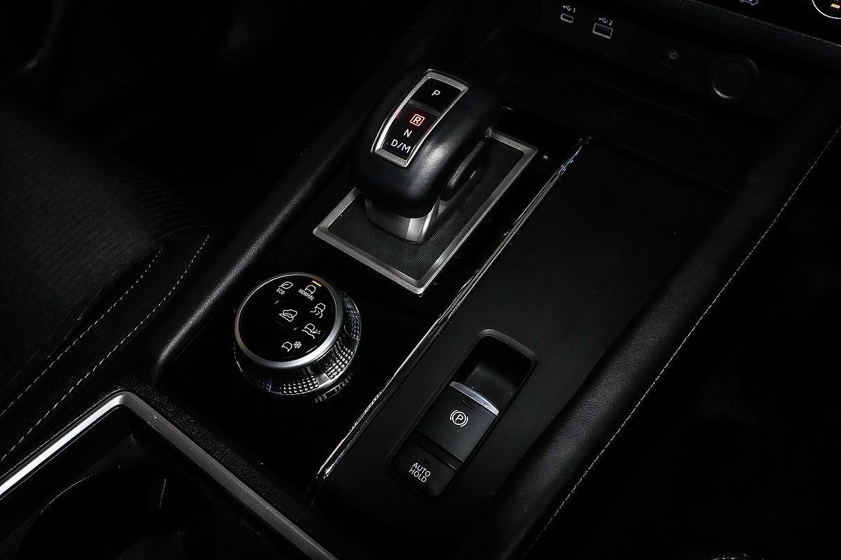 2024 Mitsubishi Outlander LS ZM