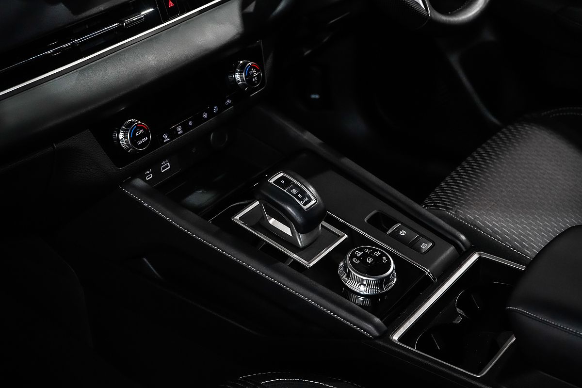2024 Mitsubishi Outlander LS ZM