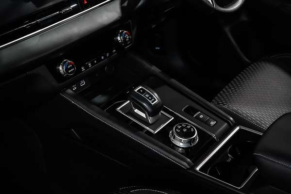 2024 Mitsubishi Outlander LS ZM