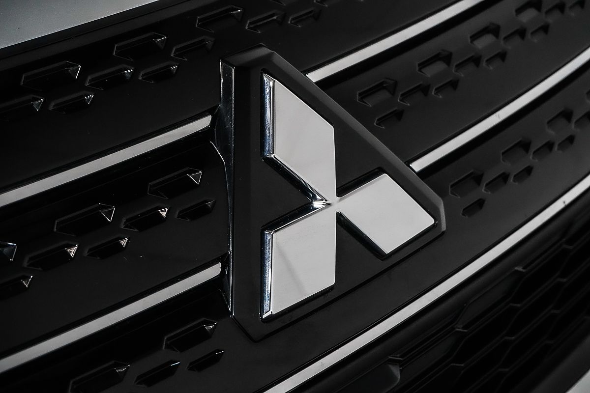 2024 Mitsubishi Outlander LS ZM