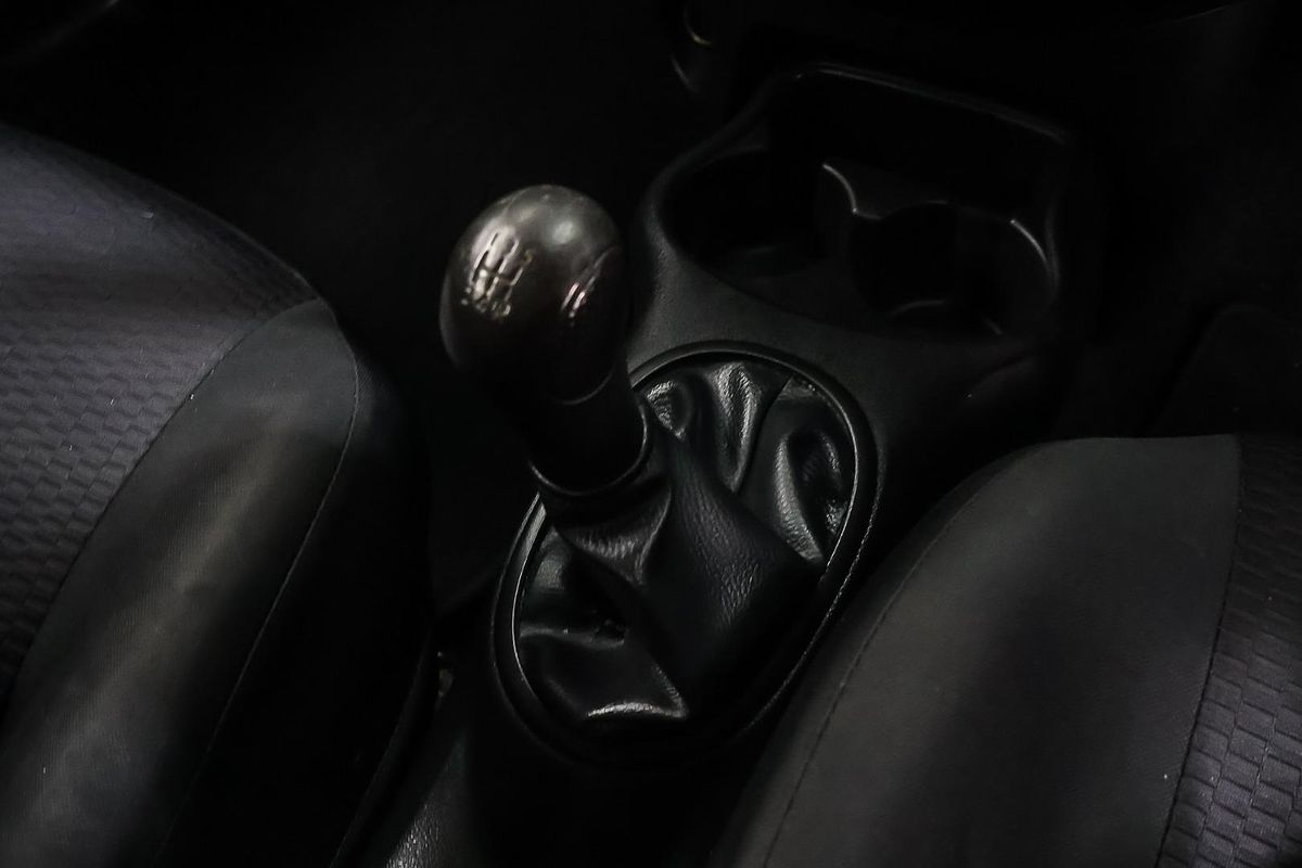 2014 Nissan Micra ST-L K13