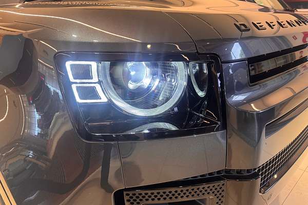 2025 Land Rover Defender 110 P400 X-Dynamic SE L663