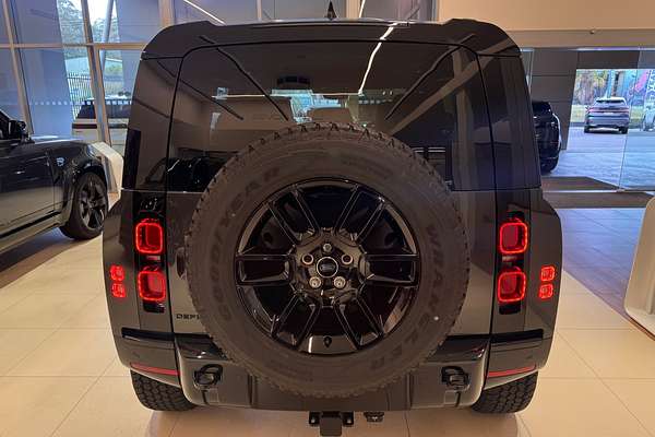 2025 Land Rover Defender 110 P400 X-Dynamic SE L663