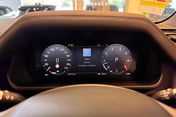 2025 Land Rover Defender 110 P400 X-Dynamic SE L663