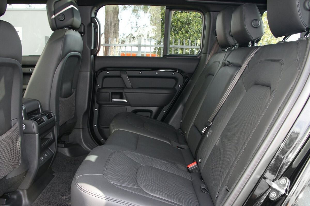 2025 Land Rover Defender 110 D350 X-Dynamic HSE L663