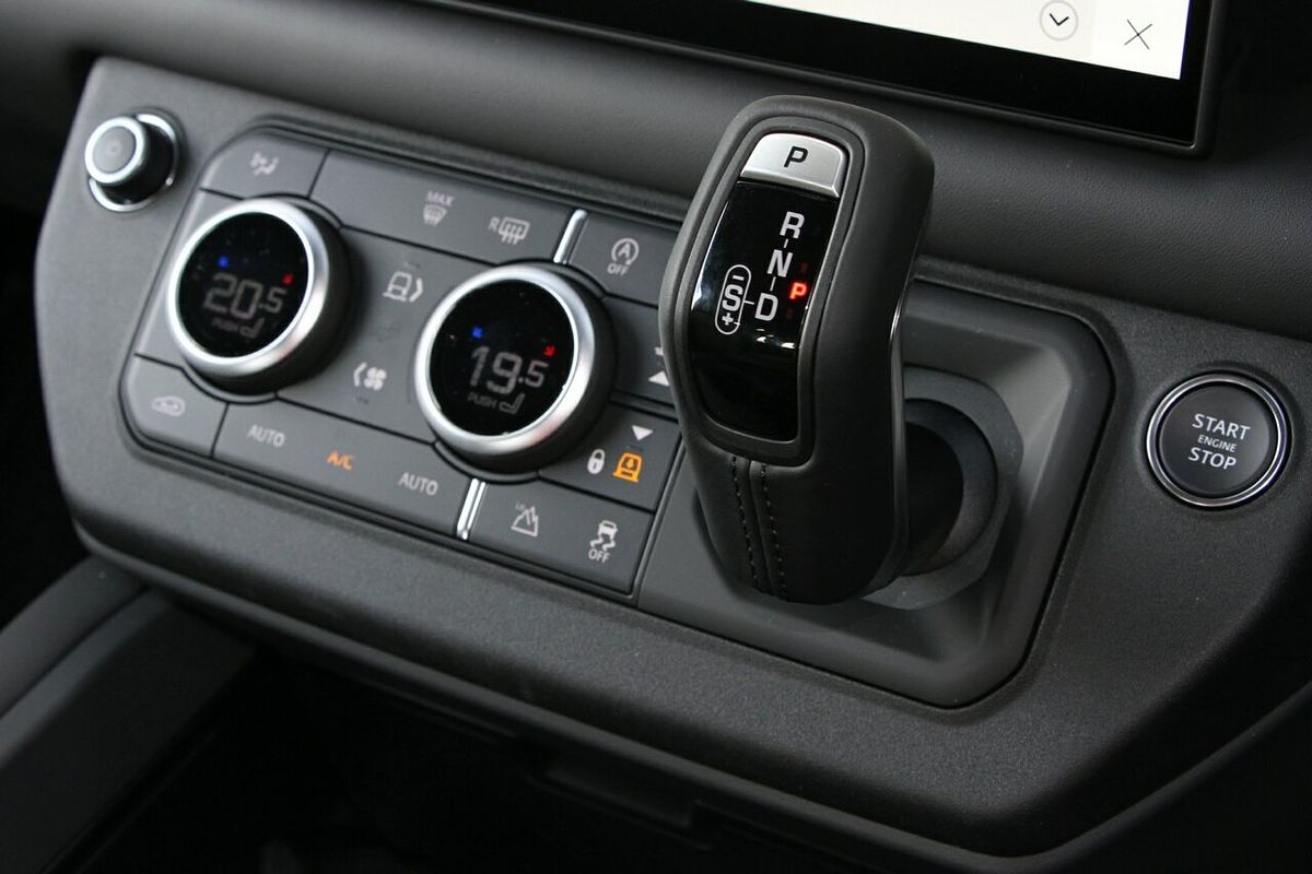 2025 Land Rover Defender 110 D350 X-Dynamic HSE L663