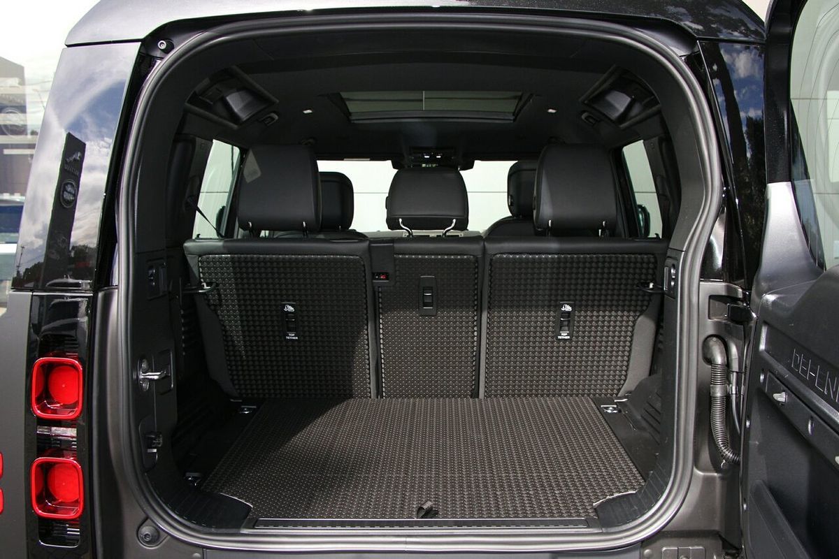 2025 Land Rover Defender 110 D350 X-Dynamic HSE L663