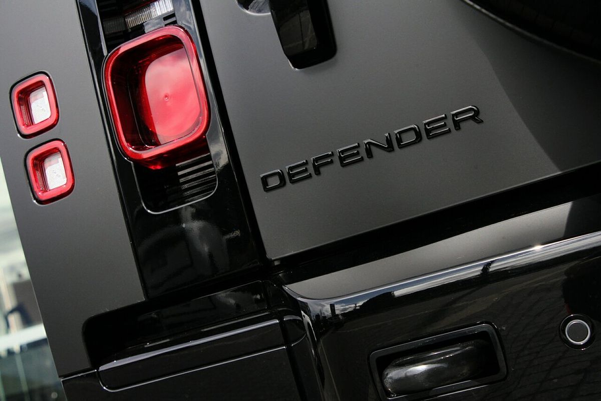 2025 Land Rover Defender 110 D350 X-Dynamic HSE L663