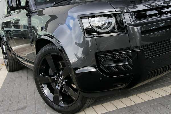 2025 Land Rover Defender 130 P400 X-Dynamic SE L663