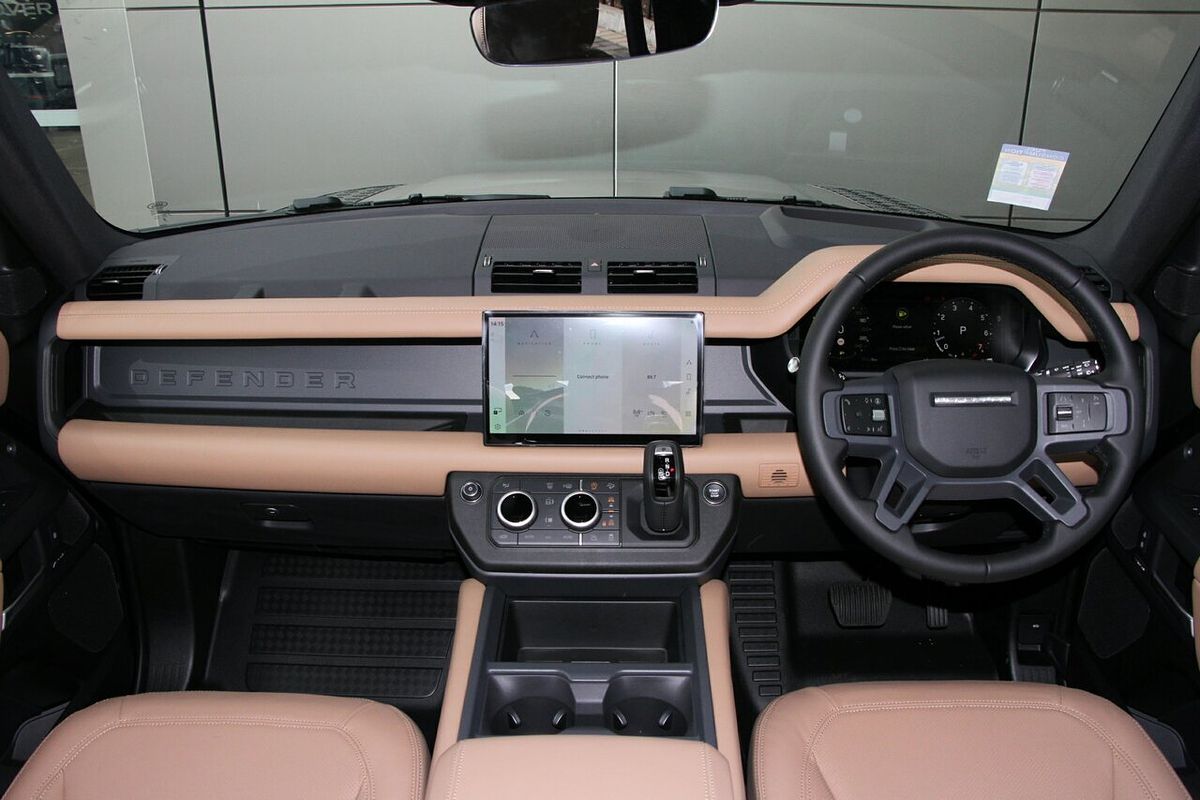 2025 Land Rover Defender 130 P400 X-Dynamic SE L663