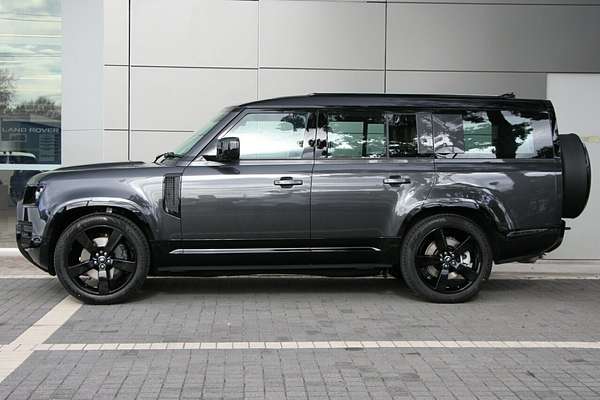 2025 Land Rover Defender 130 P400 X-Dynamic SE L663