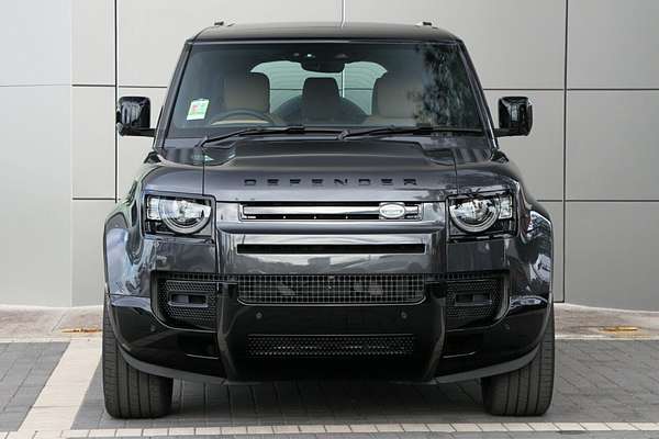 2025 Land Rover Defender 130 P400 X-Dynamic SE L663