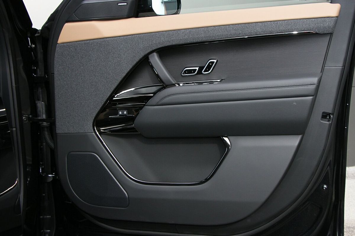 2025 Land Rover Range Rover Sport D250 Dynamic SE L461