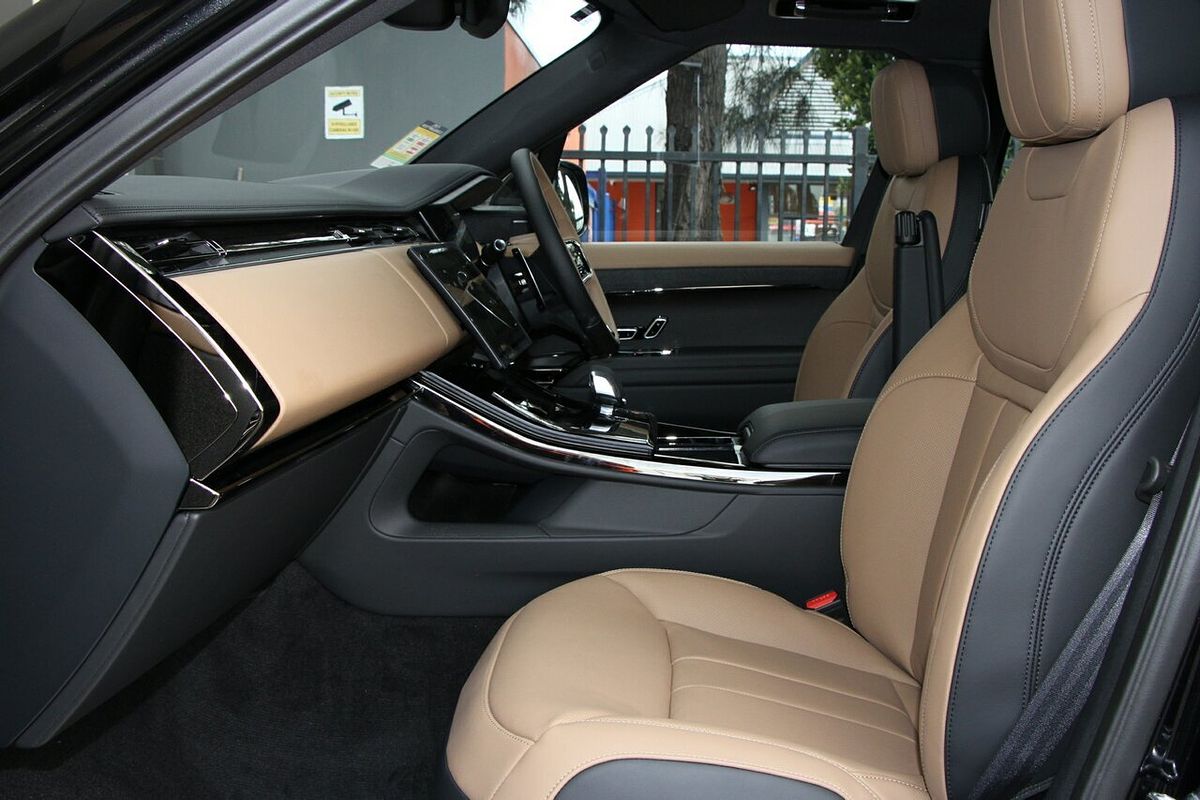 2025 Land Rover Range Rover Sport D250 Dynamic SE L461