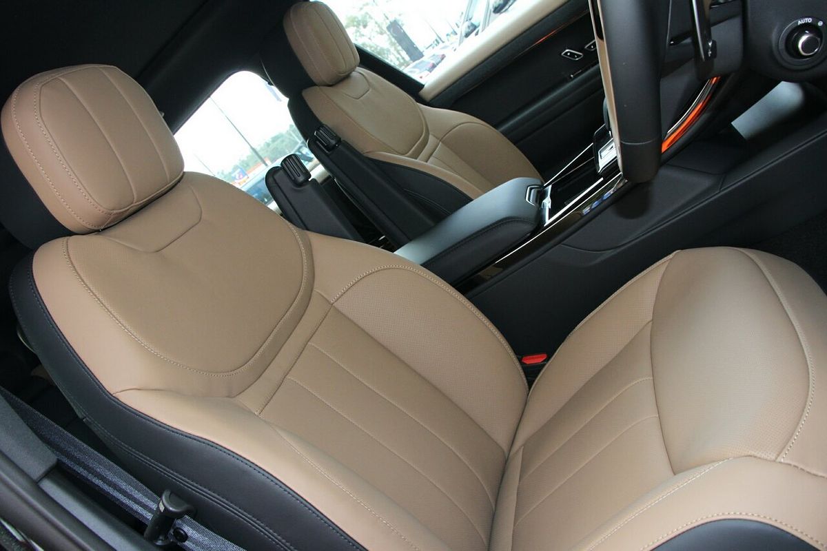 2025 Land Rover Range Rover Sport D250 Dynamic SE L461