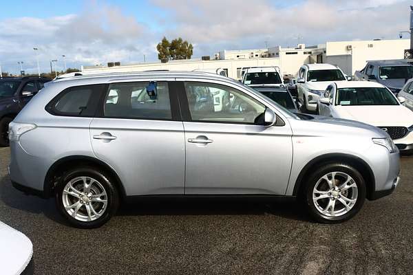 2014 Mitsubishi Outlander ES ZJ