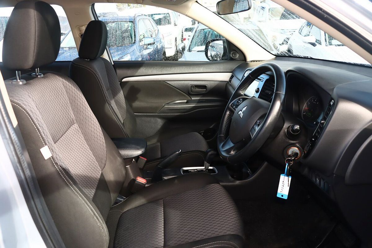 2014 Mitsubishi Outlander ES ZJ