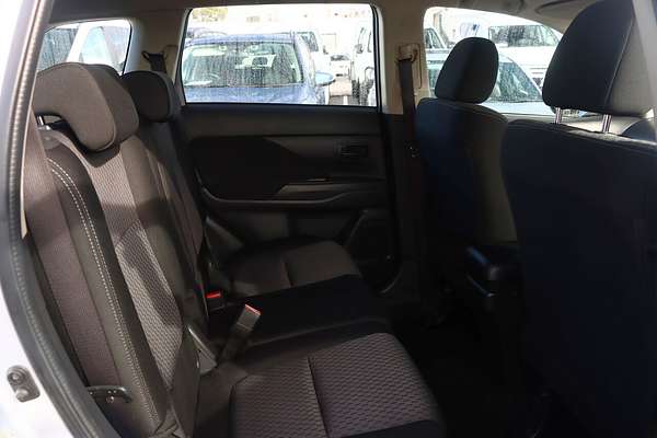 2014 Mitsubishi Outlander ES ZJ