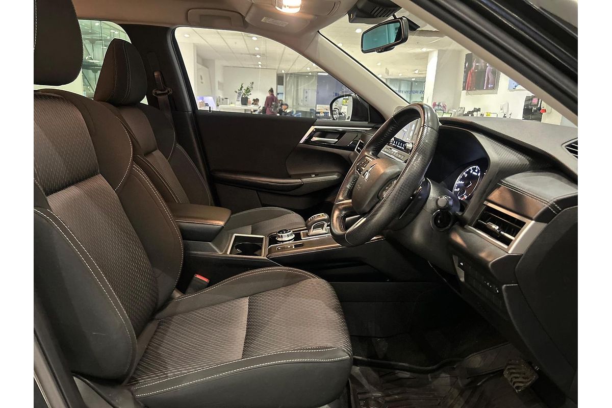 2021 Mitsubishi Outlander LS ZM