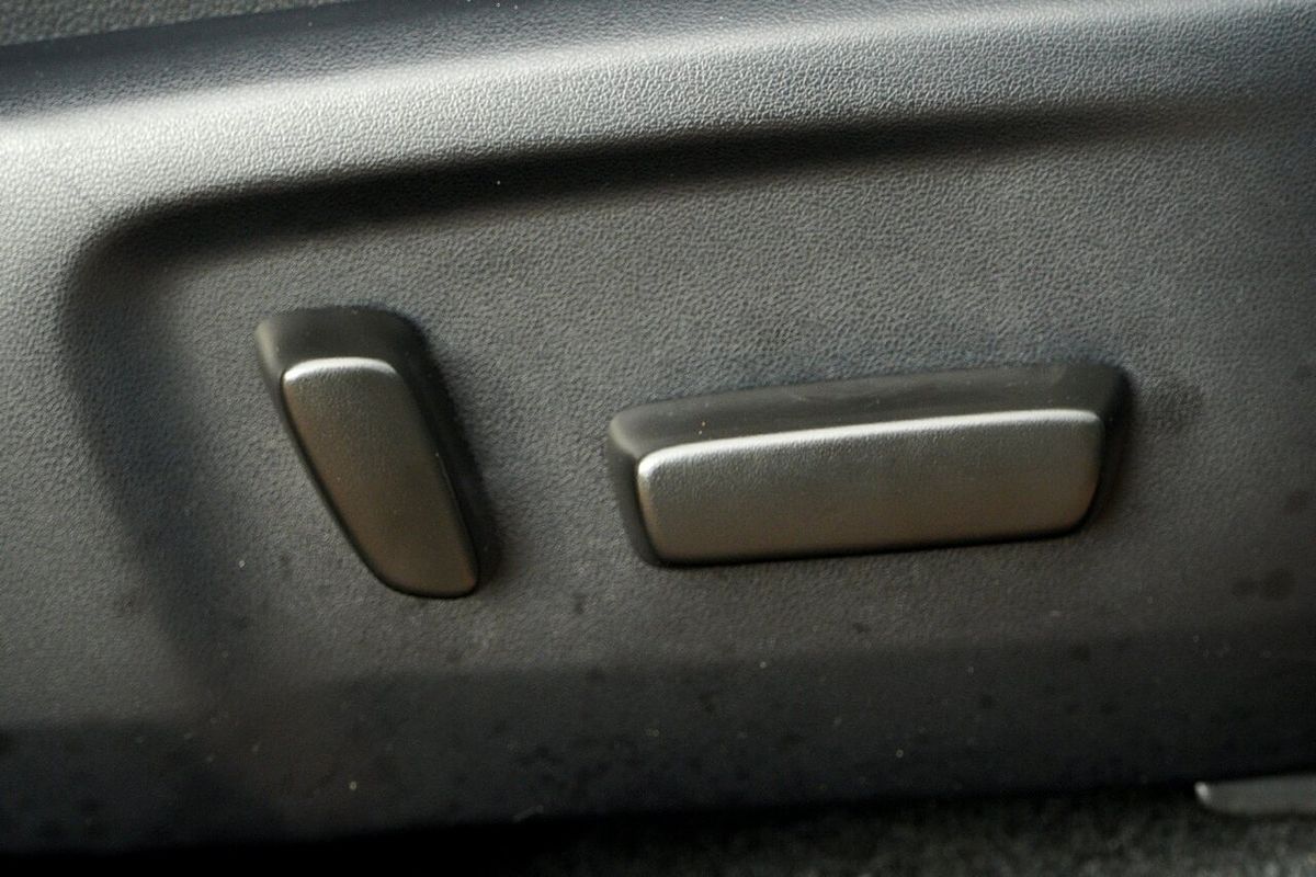 2023 Toyota Hilux SR5 GUN126R 4X4