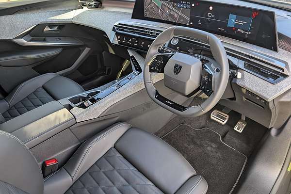2025 Peugeot 3008 GT Premium Hybrid P64