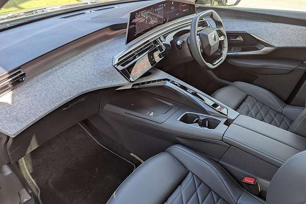2025 Peugeot 3008 GT Premium Hybrid P64