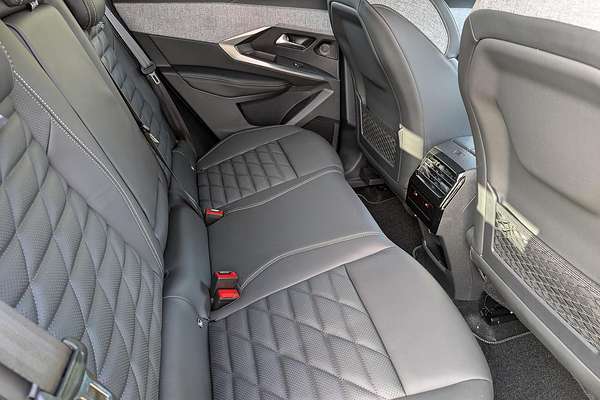 2025 Peugeot 3008 GT Premium Hybrid P64