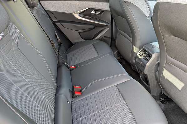 2025 Peugeot 3008 Allure Hybrid P64