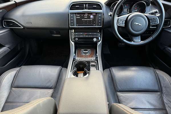 2016 Jaguar XE 25t Prestige X760