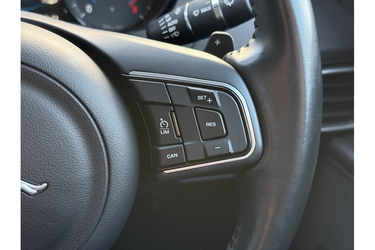 2016 Jaguar XE 25t Prestige X760