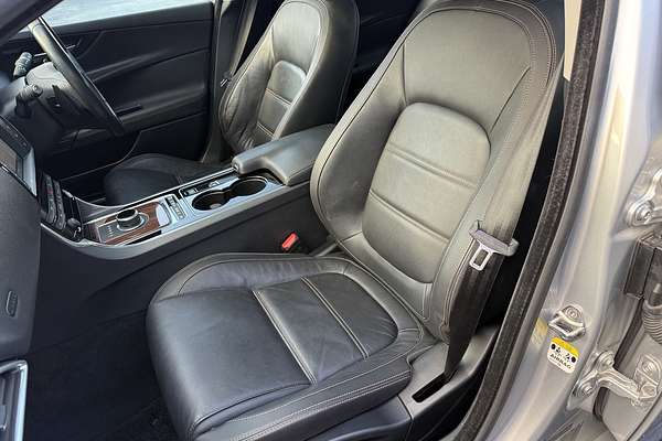 2016 Jaguar XE 25t Prestige X760