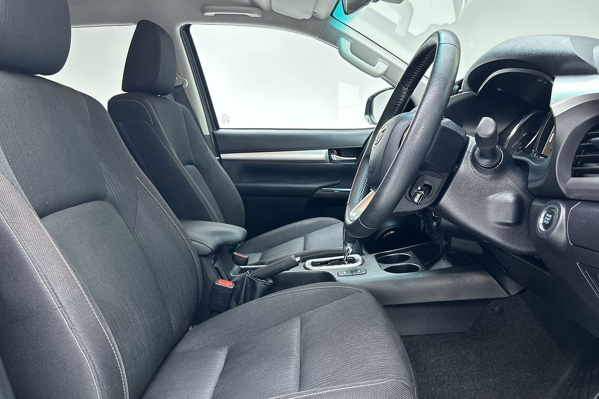 2022 Toyota Hilux SR5 GUN126R 4X4